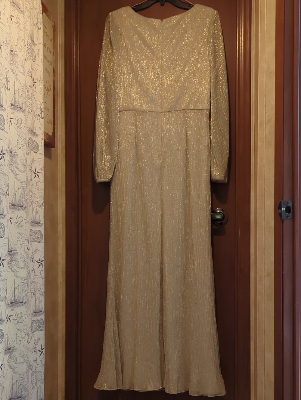 Adrianna Papell Metallic Gold Long-Sleeve Knot Front Gown - Picture 4 of 4